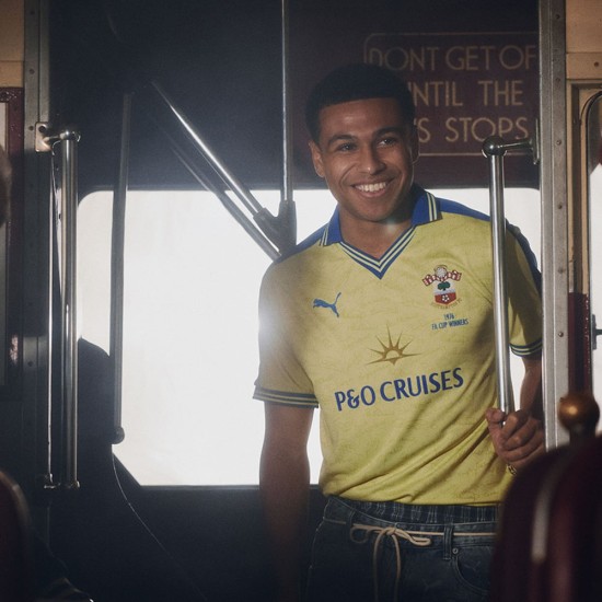 Niños Southampton temporada 2025/26 50.º aniversario camiseta