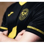 Hombre Brentford 2025/26 Camiseta Especial Hard-Fi CCTV