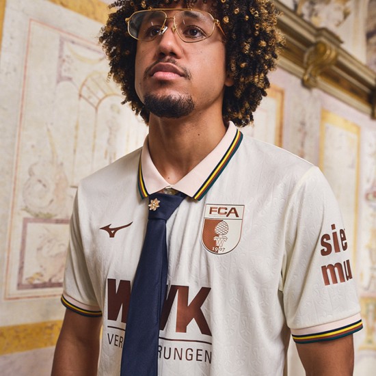 Camiseta Especial Manga Larga 2025/26 FC Augsburg Crema Niño